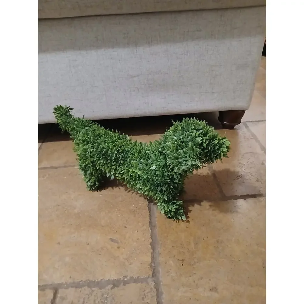 Garden Dog Topiary Dog 18